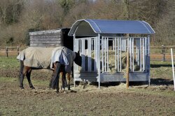 Round Rack with 8 Feeding Slots